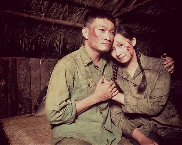 Đóng vai mối tình đầu của Lã Thanh Huyền trong phim là diễn viên Tiến Lộc