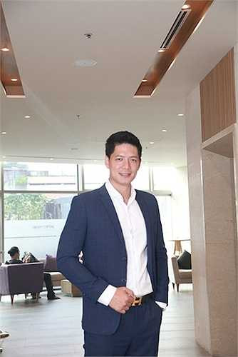 Trong phim 'Những ngọn nến trong đêm' phần 2, Bình Minh thủ vai Quốc, chồng Thanh Trúc, một người đàn ông đào hoa nhưng luôn yêu thương gia đình hết mực.