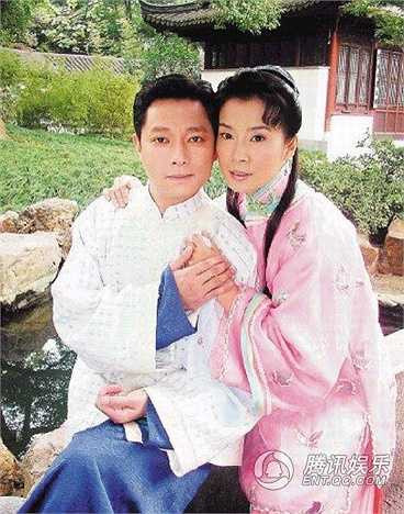 Từ năm 2006, nữ diễn viên gần như không còn tham gia bộ phim nào. Cô sang định cư ở Vancouver (Canada) với người chồng thứ hai. Nhạc Linh tâm sự, cô quá già để có thể cạnh tranh với sự hối hả của showbiz.