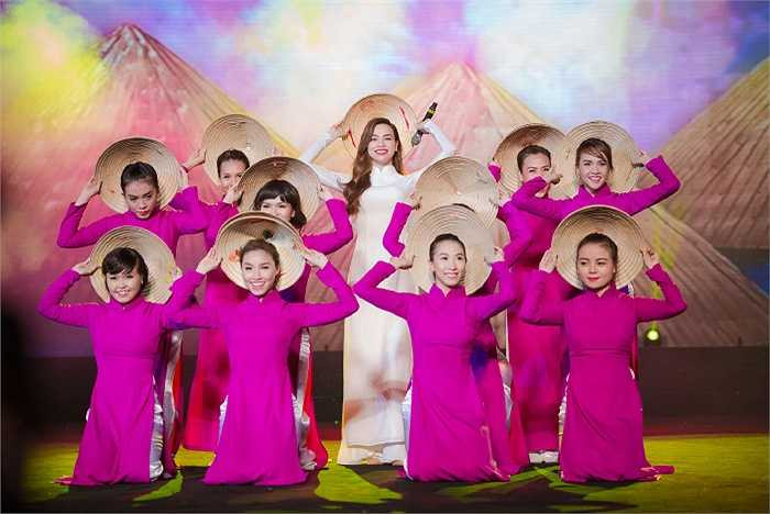 Các nghệ sỹ tham gia truyền đi thông điệp về lòng yêu nước và niềm tự hào lịch sử dân tộc, trách nhiệm, tinh thần quyết tâm bảo vệ biển đảo, chủ quyền thiêng liêng và sự nghiệp xây dựng Tổ quốc của thế hệ trẻ Việt Nam ngày nay.