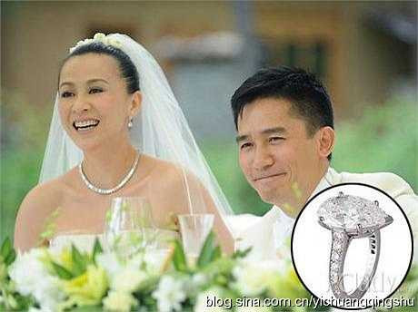 Năm 2008, Lưu Gia Linh và Lương Triều Vỹ kết thúc viên mãn cho cuộc tình kéo dài 20 năm với đám cưới xa hoa cùng chiếc nhẫn cưới gắn kim cương 12 carat trị giá 1,7 triệu NDT (4,8 tỉ đồng).