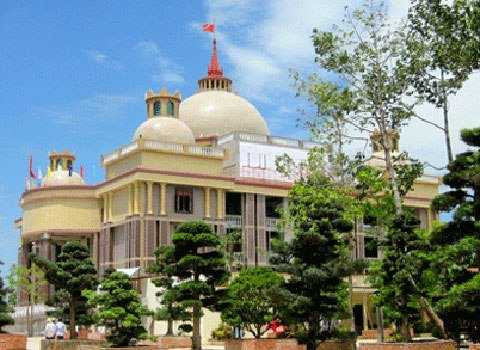 Ông Trầm Bê là một đại gia kín tiếng, mất trộm sừng tê giác bạc tỷ, xã nghèo chấn động