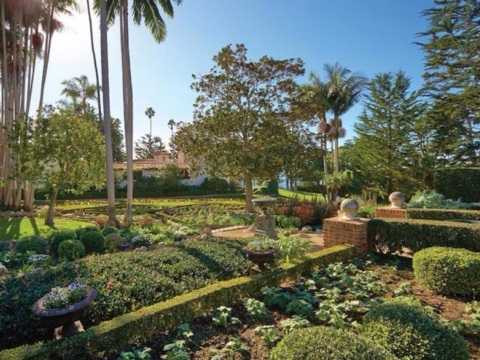 Những khu vườn được Herbert thuê người chăm sóc cẩn thận