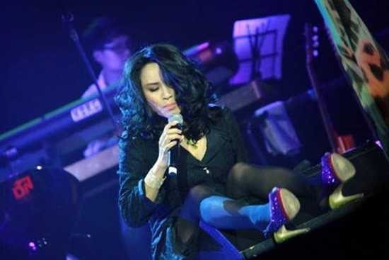 ngã trên sân khấu