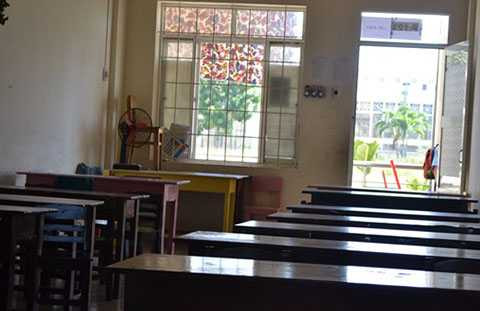 Hàng trăm, phụ huynh, phản đối, tách trường, thiếu minh bạch, Đà Nẵng, Liên Chiểu