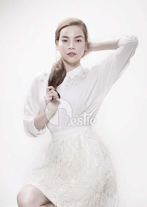 Chính vì thế, cô được giới truyền thông ưu ái dành tặng danh hiệu là nữ hoàng giải trí showbiz Việt. Cô cũng được biết đến như một ngôi sao hạng A quyền lực nhất làng giải trí Việt, bên cạnh nữ ca sĩ Mỹ Tâm.