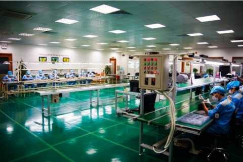 Những hình ảnh đầu tiên về nhà máy lắp ráp Bphone đã được tung ra và nhận được sự chú ý lớn từ cộng đồng mạng Những hình ảnh đầu tiên về nhà máy lắp ráp Bphone đã được tung ra và nhận được sự chú ý lớn từ cộng đồng mạng