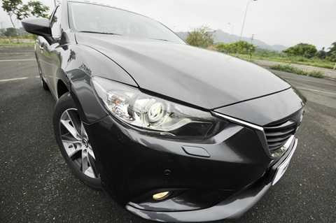 Thiết kế của Hyundai Sonata 2015 được thừa hưởng nguyên lí thiết kế điêu khắc dòng chảy 2.0 