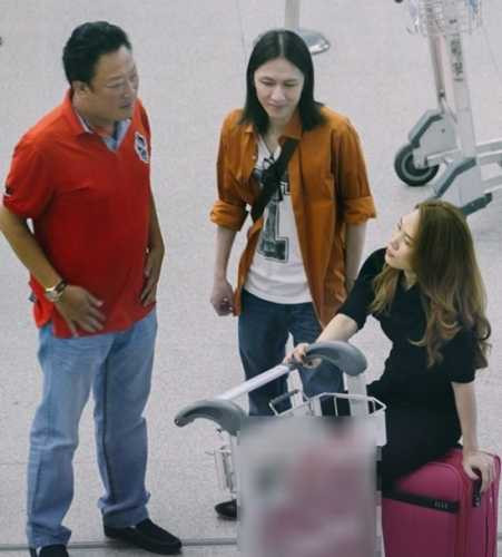 Tuấn Bi (áo vàng) đang bị đồn là người yêu của Mỹ Tâm.