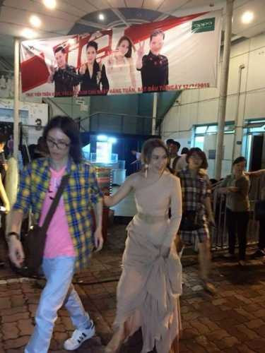 Tuấn Bi luôn bên cạnh làm chỗ dựa cho Mỹ Tâm.