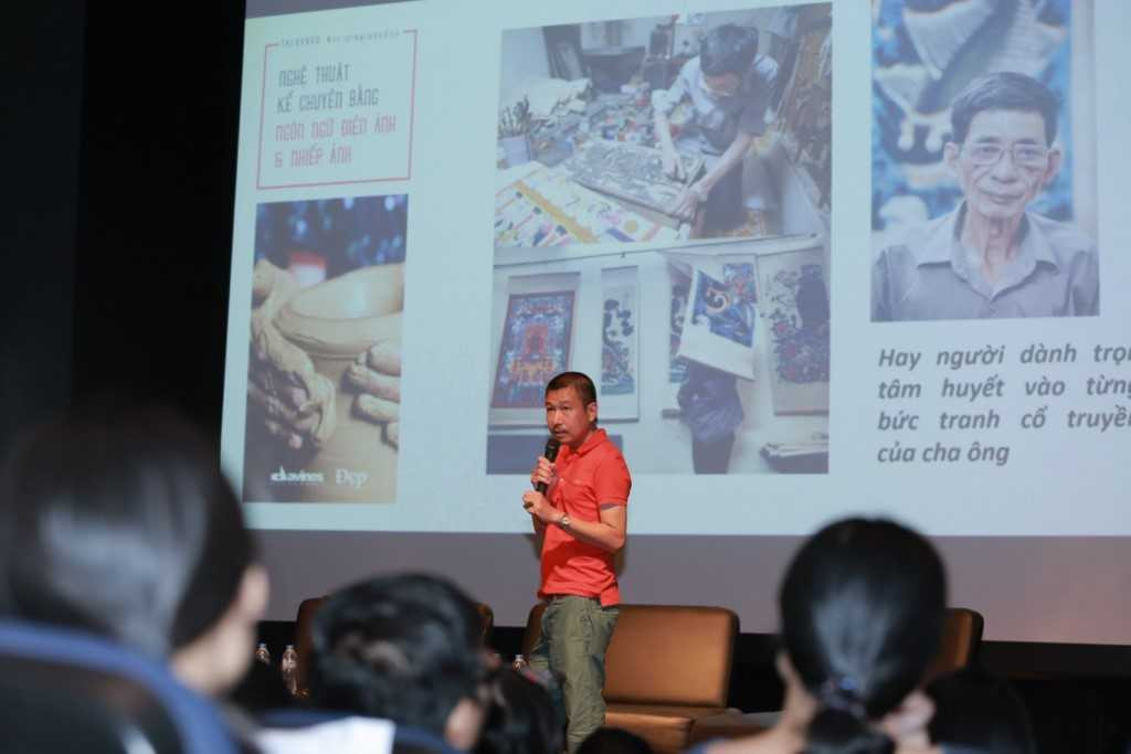 Họa sĩ Lê Thiết Cương trình bày tại hội thảo