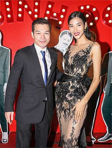 Hoàng Thuỳ gây chú ý với tất cả mọi người và khách mời khi diện một bộ váy xuyên thấu được NTK Hoàng Hải đặc biệt làm dành riêng cho cô.