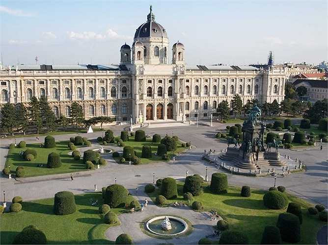 1. Vienna - thủ đô nước Áo vẫn được xem làm thành phố có mức sống tốt hàng đầu ở châu Âu. Đây cũng là thành phố lớn thứ hai trên thế giới nói tiếng Đức, sau mỗi Berlin.