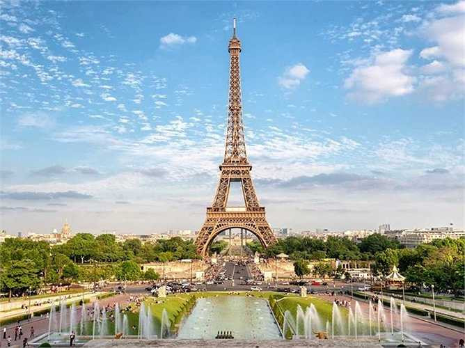 15. Paris - thủ đô nước Pháp và là thành phố lớn nhất so với tất cả các thành phố khác có mặt trong danh sách, tuy nhiên chỉ xếp thứ 29, trong bảng xếp hạng thế giới.