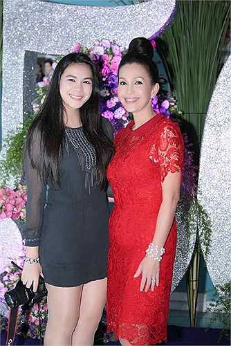 Thùy My - con gái của Nữ hoàng ảnh lịch Diễm My sở hữu chiều cao và nhan sắc không thua kém mẹ.