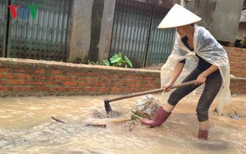 Người dân khơi dòng chảy... Người dân khơi dòng chảy...