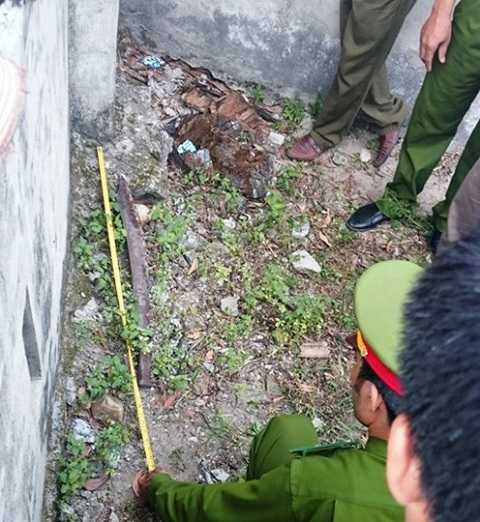 Công an thu giữ con dao gây án Công an thu giữ con dao gây án