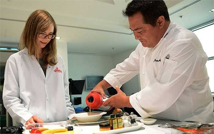 Nhà máy chế biến thực phẩm của hãng Emirates dự tính sẽ nâng công suất lên 260.000 suất ăn/ngày vào năm 2020.