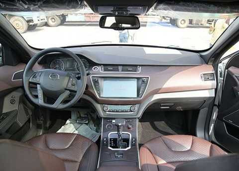 Nội thất cao cấp bên trong xe