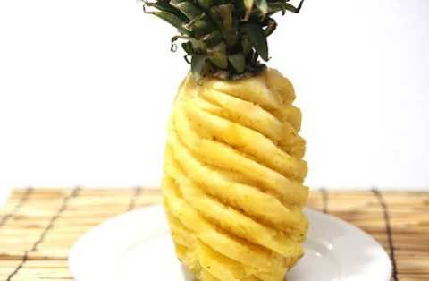 Cách ăn dứa tốt nhất để giữ được chất bromelin có lời cho sức khỏe là không bỏ lõi