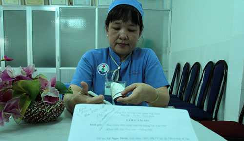 Đọc lại những lá thư cảm ơn của người nhà bệnh nhân. Đọc lại những lá thư cảm ơn của người nhà bệnh nhân.