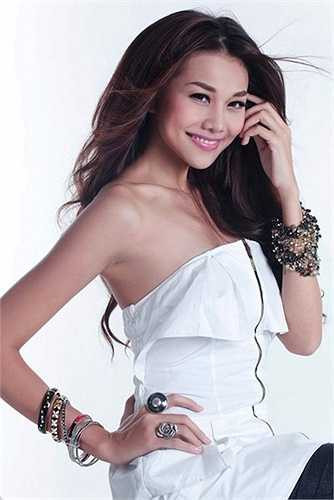 Ngoài làn da trắng, gương mặt Thanh Hằng vẫn giữ được những nét đẹp thuở ban đầu. 