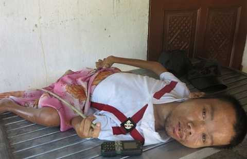 Anh Cường là người tàn tật bẩm sinh cũng bị bà Hoa lừa