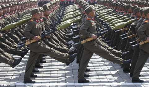 Binh lính Triều Tiên duyệt binh Binh lính Triều Tiên duyệt binh