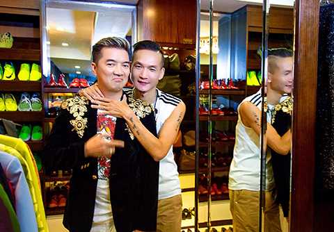 Nhiếp ảnh gia Thành Nguyễn trực tiếp làm stylist cho Mr.Đàm. Thành Nguyễn là nhiếp ảnh gia từng gắn bó với Mr.Đàm trong suốt 10 năm qua. Anh cũng là chủ nhân của bộ sưu tập thời trang Jen by Nguyễn.