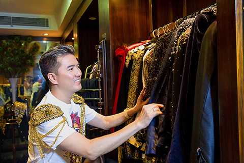 Lần đầu làm “chú rể” không phải là điều khó khăn với Mr.Đàm, tuy nhiên, trong lần xuất hiện này, Mr.Đàm bật mí anh sẽ gây choáng ngợp cho người xem bởi những trang phục siêu độc, siêu quý tộc.