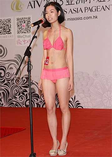 Vóc dáng trơ xương, gương mặt bị chê thiếu sức sống của một thí sinh.