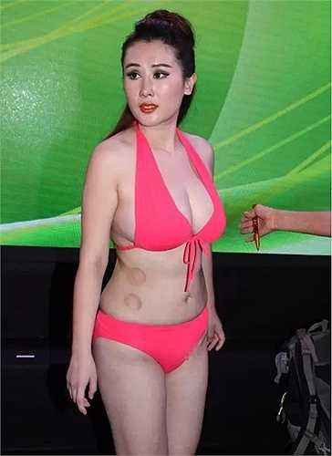 Người đẹp không chỉ béo mà còn có vết lạ trên cơ thể. Cô bị chê quá già nhưng lại lọt vào vòng sau.