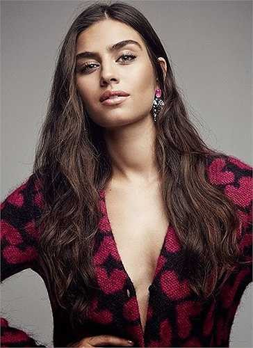 Giới thạo tin thậm chí còn cho rằng, cả Ozil và Gulse đã tính đến chuyện kết hôn 