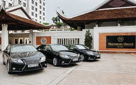 Lexus Việt Nam vừa bàn giao 3 chiếc Lexus ES350 cho khách sạn Sheraton Hà Nội. Lexus Việt Nam vừa bàn giao 3 chiếc Lexus ES350 cho khách sạn Sheraton Hà Nội.