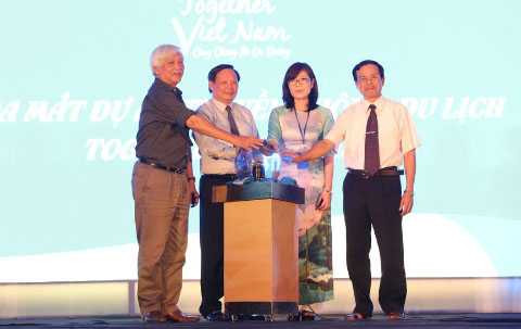 Together Viet Nam – cùng chúng tôi lên đường”