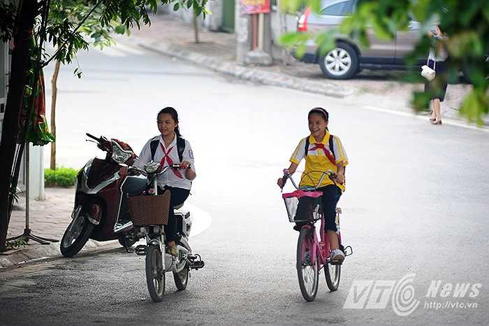 Phố Trịnh Công Sơn là một con phố nhỏ nằm ở ven hồ Tây, gần công viên nước, thuộc địa phận phường Nhật Tân, quận Tây Hồ, Tp Hà Nội.