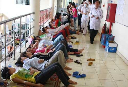 Ngộ độc thực phẩm từ suất ăn công nghiệp luôn là nỗi ám ảnh của nhiều công nhân khu công nghiệp. Ảnh minh họa.