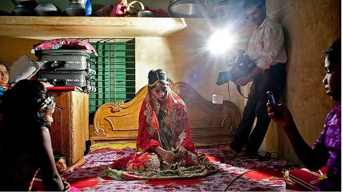 Mặc dù luật pháp không cho phép nhưng tình trạng tảo hôn vẫn diễn ra ở Bangladesh khiến những cô dâu nhí như Nasoin Akhter cảm thấy như 'rơi vào địa ngục' khi bước về nhà chồng