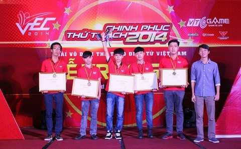Liệu CyberCore (tên gọi mới của Begin) có giữ vững ngôi vô địch VEC 2014 hay những cái tên mới sẽ thay thế và trở thành đại diện của Việt Nam sải cánh tại đấu trường quốc tế?