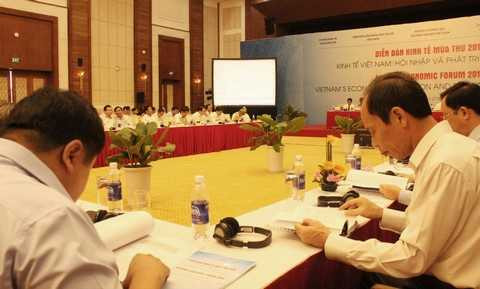 Hầu hết các diễn giả đều đồng thuận rằng, những thành tựu mà Việt Nam đạt được sau một thời gian hội nhập kinh tế quốc tế, đặc biệt sau gia nhập Tổ chức Thương mại Thế giới (WTO), là có nhưng chưa tương xứng với cơ hội. Hầu hết các diễn giả đều đồng thuận rằng, những thành tựu mà Việt Nam đạt được sau một thời gian hội nhập kinh tế quốc tế, đặc biệt sau gia nhập Tổ chức Thương mại Thế giới (WTO), là có nhưng chưa tương xứng với cơ hội.