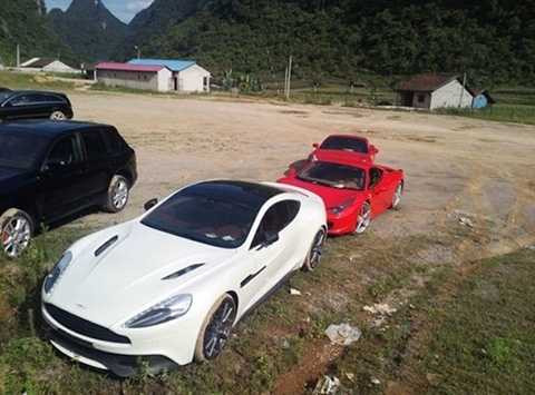 Bằng cách tạm nhập, tái xuất trái phép buôn lậu siêu xe ở Việt Nam từ cảng biển khác nhau, những đường dây buôn lậu siêu xe xuyên biên giới đã được mở ra. Bằng cách tạm nhập, tái xuất trái phép buôn lậu siêu xe ở Việt Nam từ cảng biển khác nhau, những đường dây buôn lậu siêu xe xuyên biên giới đã được mở ra.