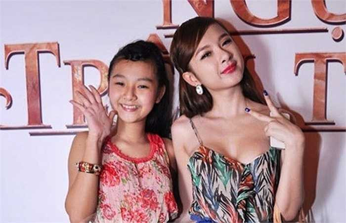 Thậm chí, Tam Triều Dâng còn được so sánh là giống Angela Phương Trinh hơn là cô em gái chính hiệu Lê Ngọc Phương Trang 