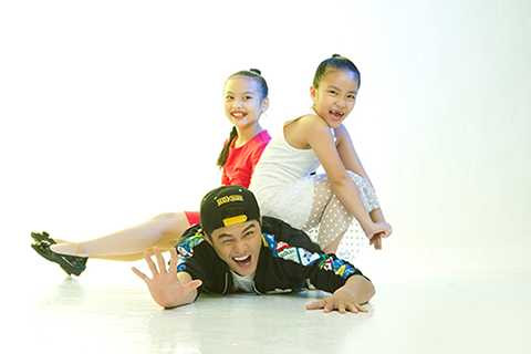 Trong đêm chung kết tuần này, Lâm Vinh Hải và Thủy Tiên sẽ có một tiết mục biểu diễn chung với hai cô học trò nhỏ Thu Trang và Minh Châu, hứa hẹn sẽ mang đến sự thú vị cho người xem. 