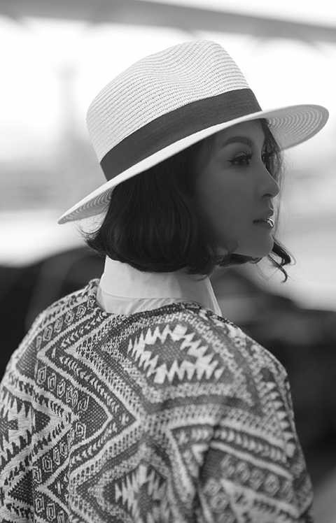 Bộ ảnh mới của nữ MC Thanh Mai được thực hiện bởi stylist Nguyễn Thiện Khiêm, nhiếp ảnh gia Khểnh - Ji Nguyễn.