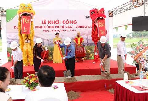 Dự án nhà kính VinEco Tam Đảo có tổng trị giá gần 1.000 tỷ đồng, sử dụng công nghệ Israel. Đây là nhà kính lớn nhất tại Việt Nam được triển khai hoàn thiện trọn gói ngay trong một lần xây dựng. Dự án nhà kính VinEco Tam Đảo có tổng trị giá gần 1.000 tỷ đồng, sử dụng công nghệ Israel. Đây là nhà kính lớn nhất tại Việt Nam được triển khai hoàn thiện trọn gói ngay trong một lần xây dựng.