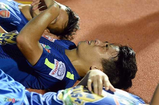 Trung vệ Bùi Tiến Dũng có một ngày thi đấu hiệu quả khi có nhiều pha ngăn cản các chân sút ngoại bên phía CLB Đồng Nai. 