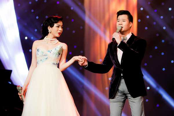 Lệ Quyên yêu kiều bên Quang Dũng