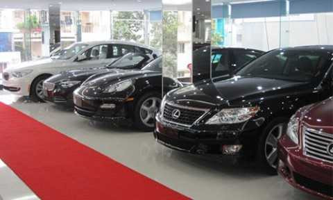 Các dòng xe nhập khẩu nguyên chiếc đã tăng giá bán lẻ 5-10% do tỷ giá. Các dòng xe nhập khẩu nguyên chiếc đã tăng giá bán lẻ 5-10% do tỷ giá.