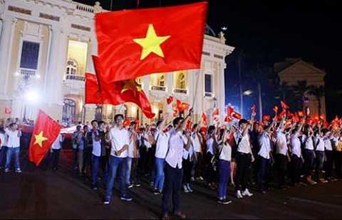 500 học sinh, sinh viên Hà Nội sẽ tham gia lễ truyền cờ hoành tráng qua nhiều tuyến phố lớn của thủ đô. Ảnh: VTV.