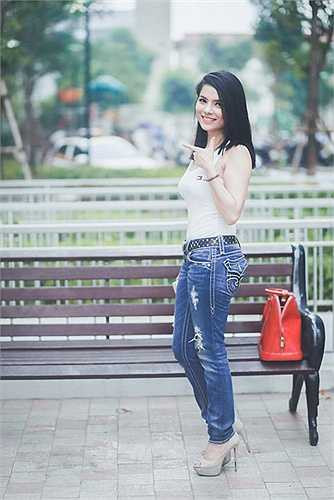 Một trong những cột mốc đáng nhớ nhất của Kiều Thanh trong nghiệp diễn đó là vai 'Trà cave' trong phim Phía trước là bầu trời của đạo diễn Đỗ Thanh Hải, phát sóng vào năm 2001 trên chương trình Văn nghệ chủ nhật.